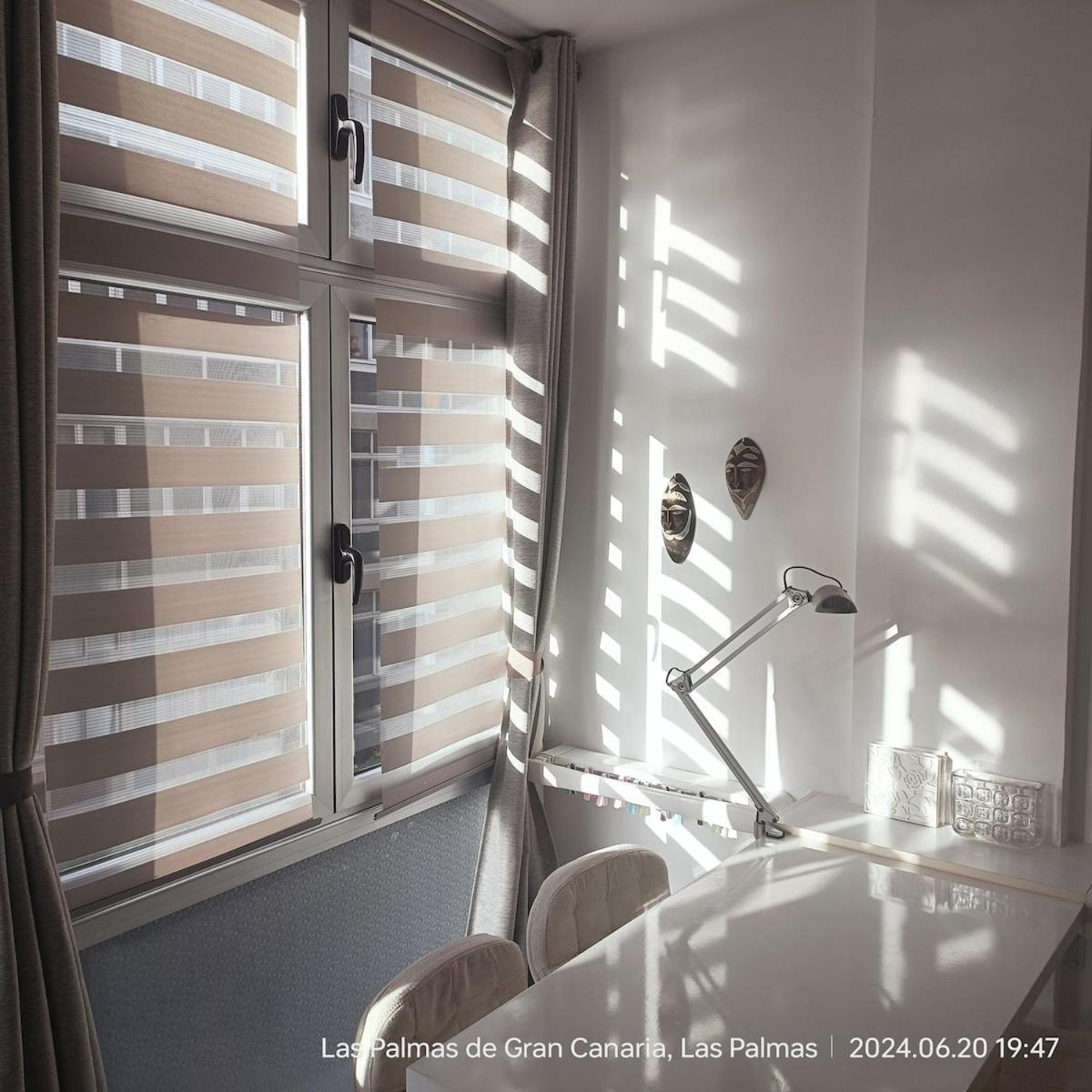 With One In Privileged Place In Vibrant And Cosmopolitan Appartement *